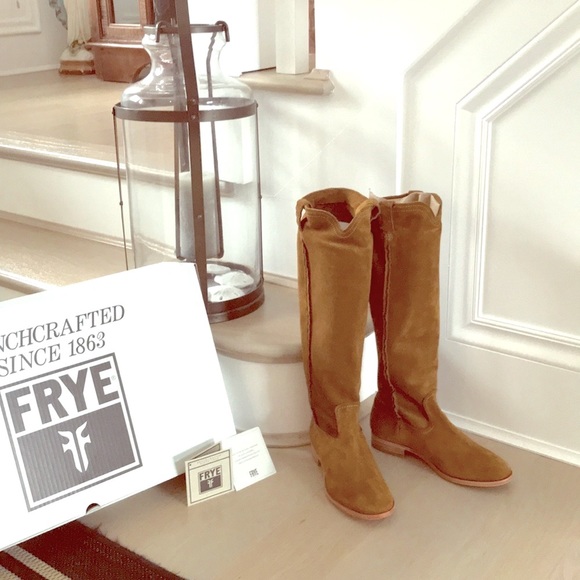 Frye NWT Cara Suede Tall Boot 8 w/ box - Picture 1 of 8